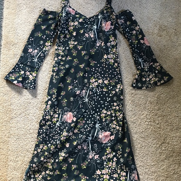 Long sleeve cold shoulder dress - Picture 2 of 8